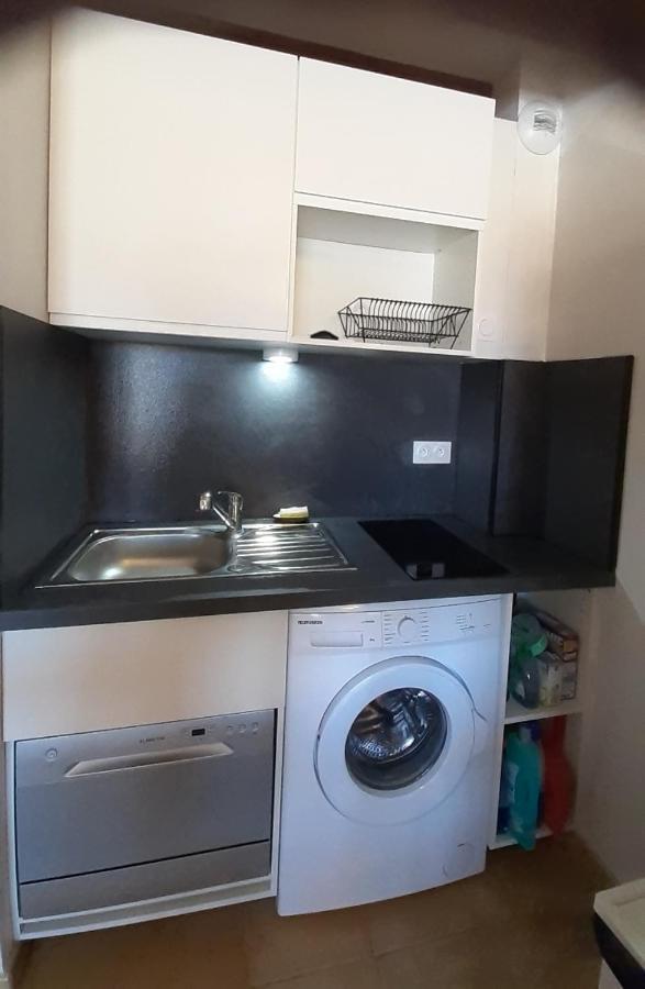 Appartement Terrasse Vue Mer, Plage Gorguette A 1 Minute A Pied, Wifi,Clim Parking Collectif Sanary-sur-Mer Exterior foto
